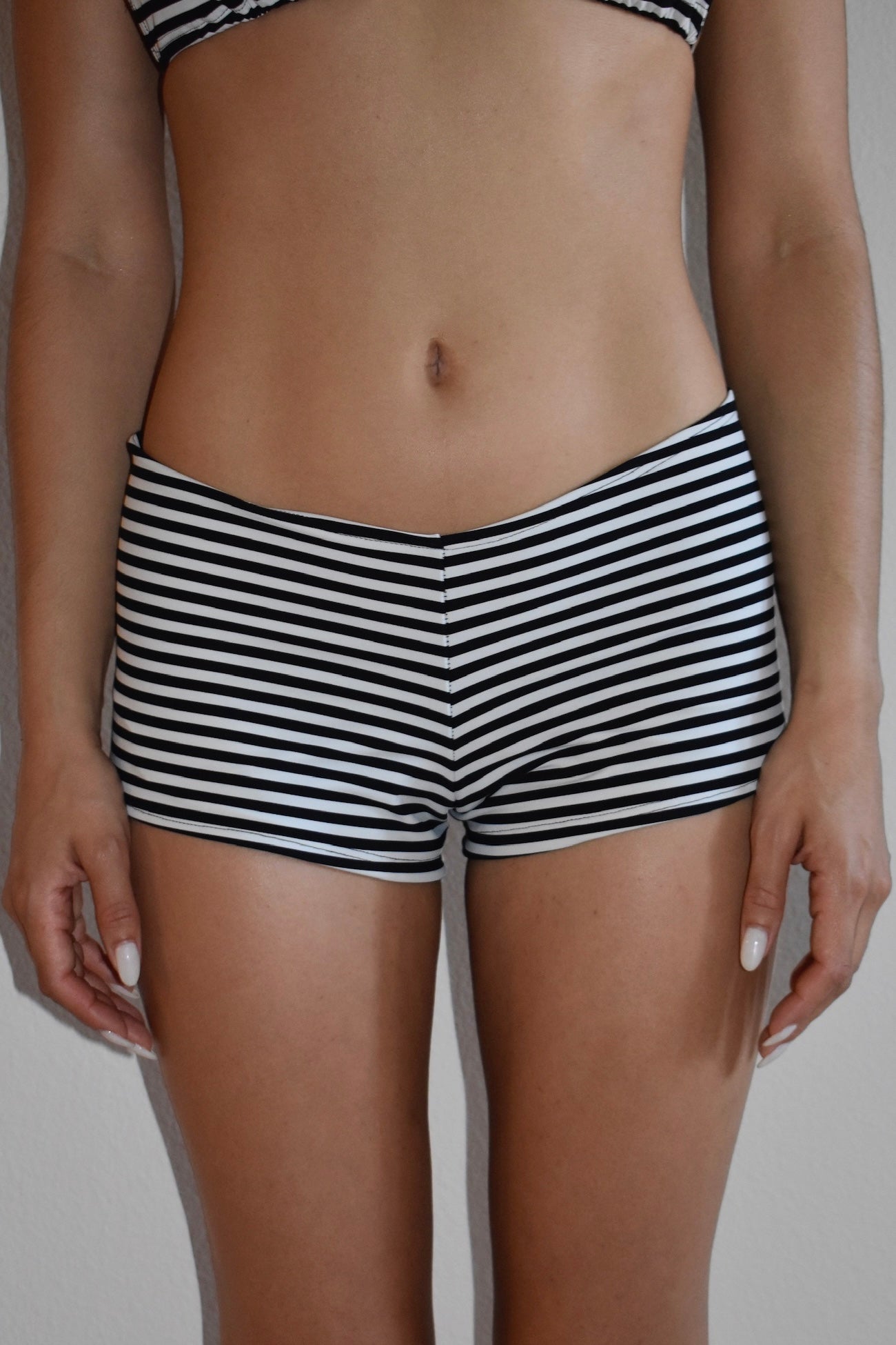 the lola swim shorts // black & white