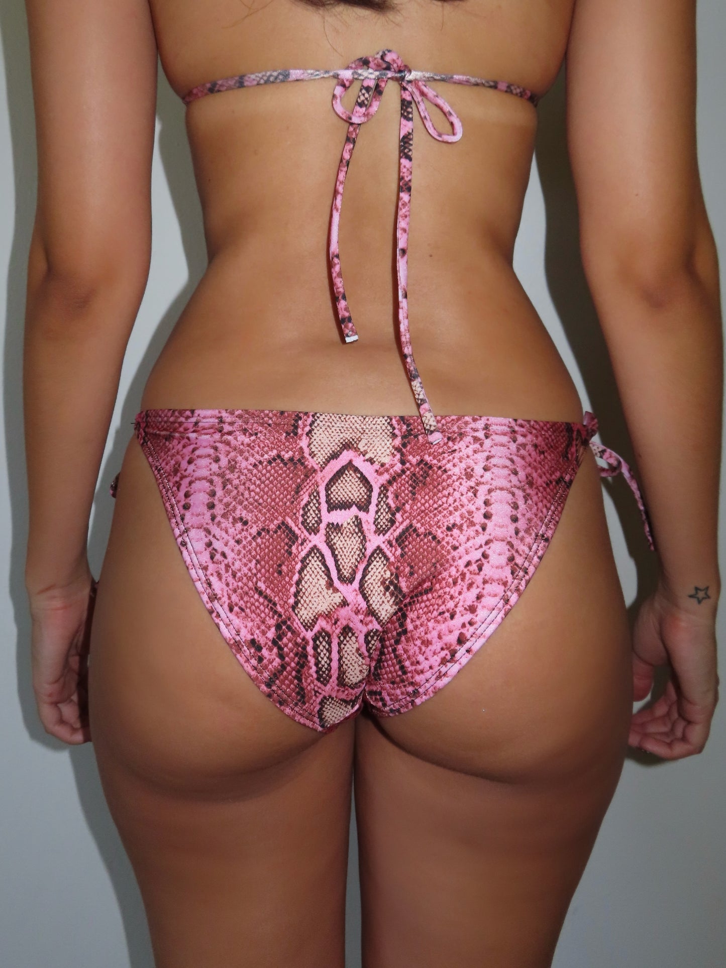 the slytherin bikini bottoms // pink