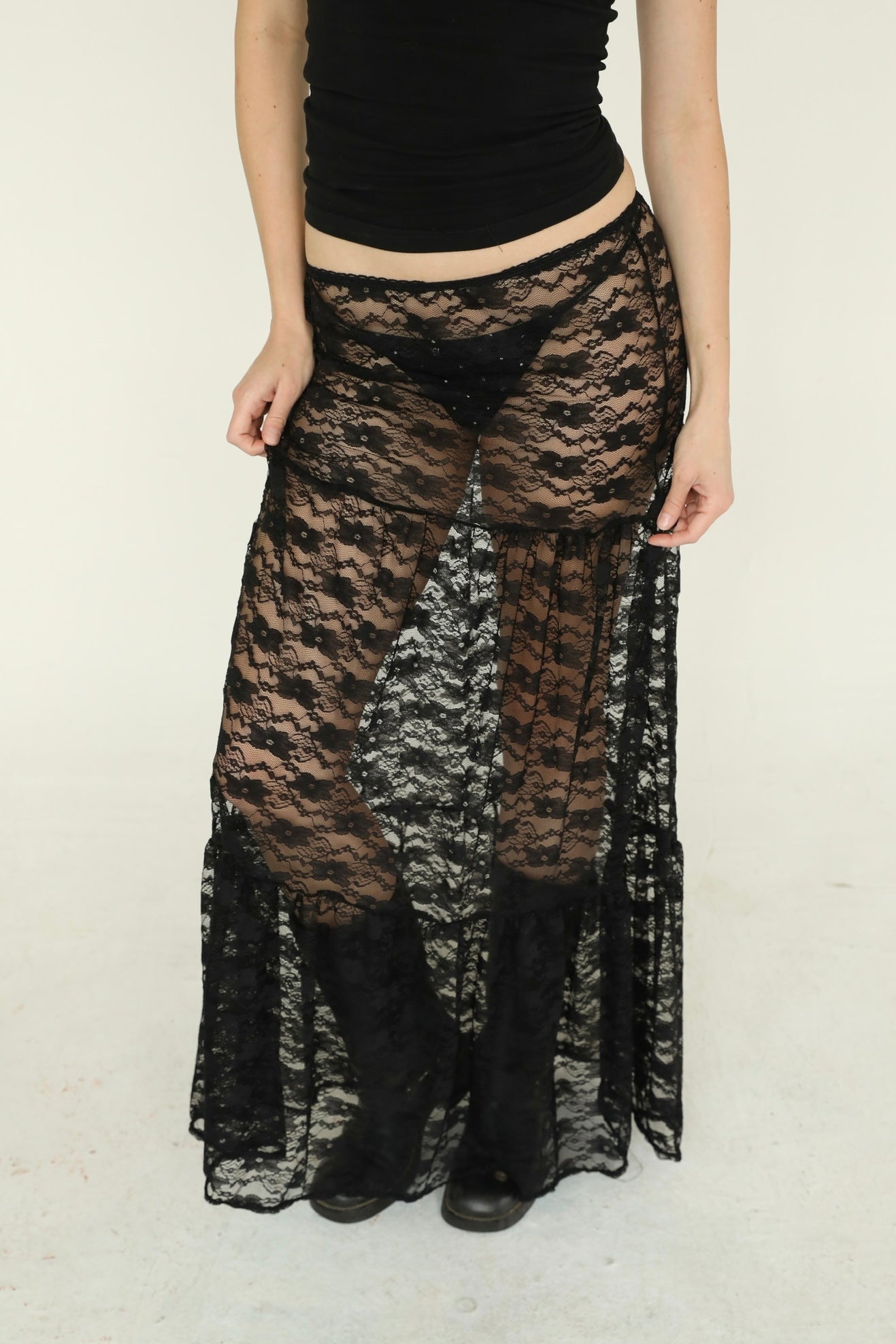 the lily maxi skirt // black