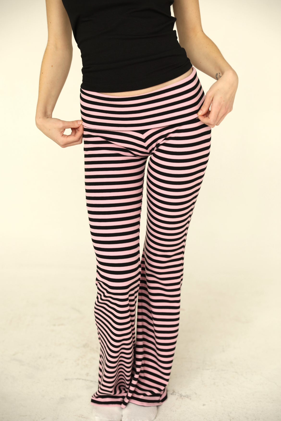 the riley pants // pink and black